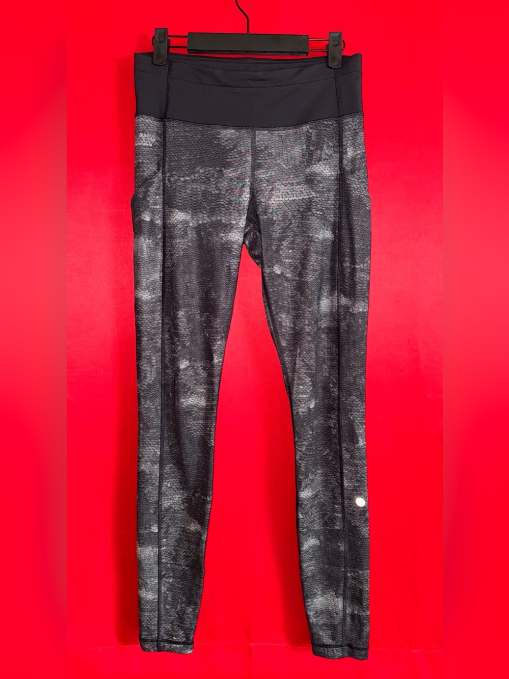 🍋#466-Lululemon Black/Gray Snake Pattern High-Waist Leggings. Full length. Sz.6